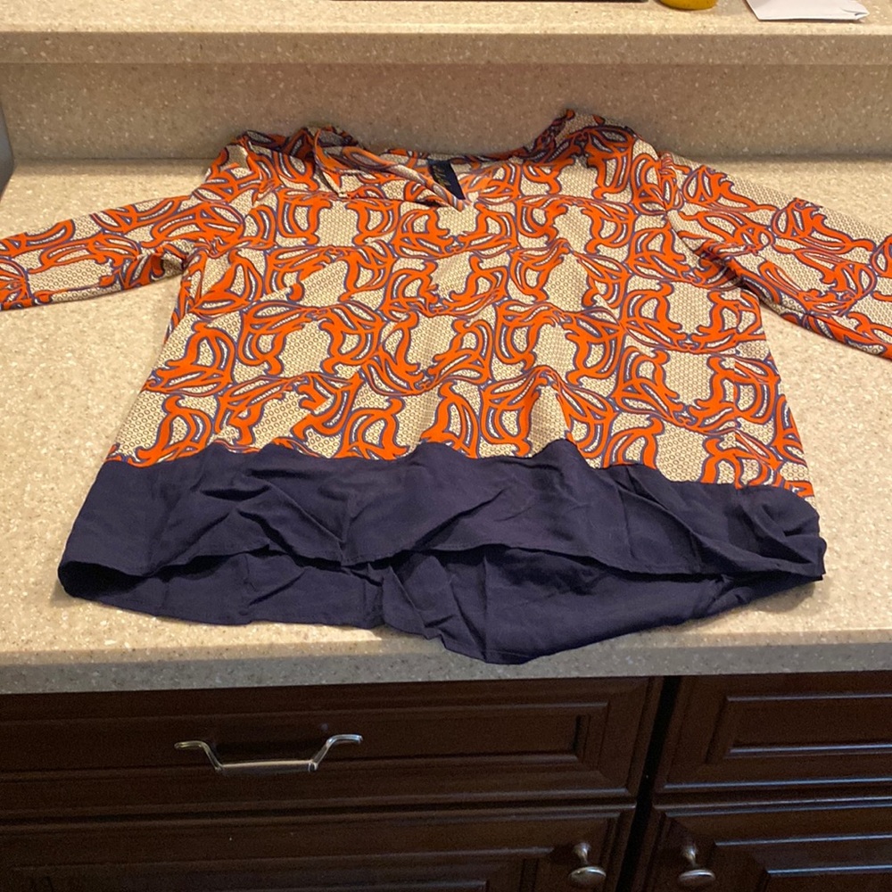 Francescas size medium shirt! Super comfortable and chic!